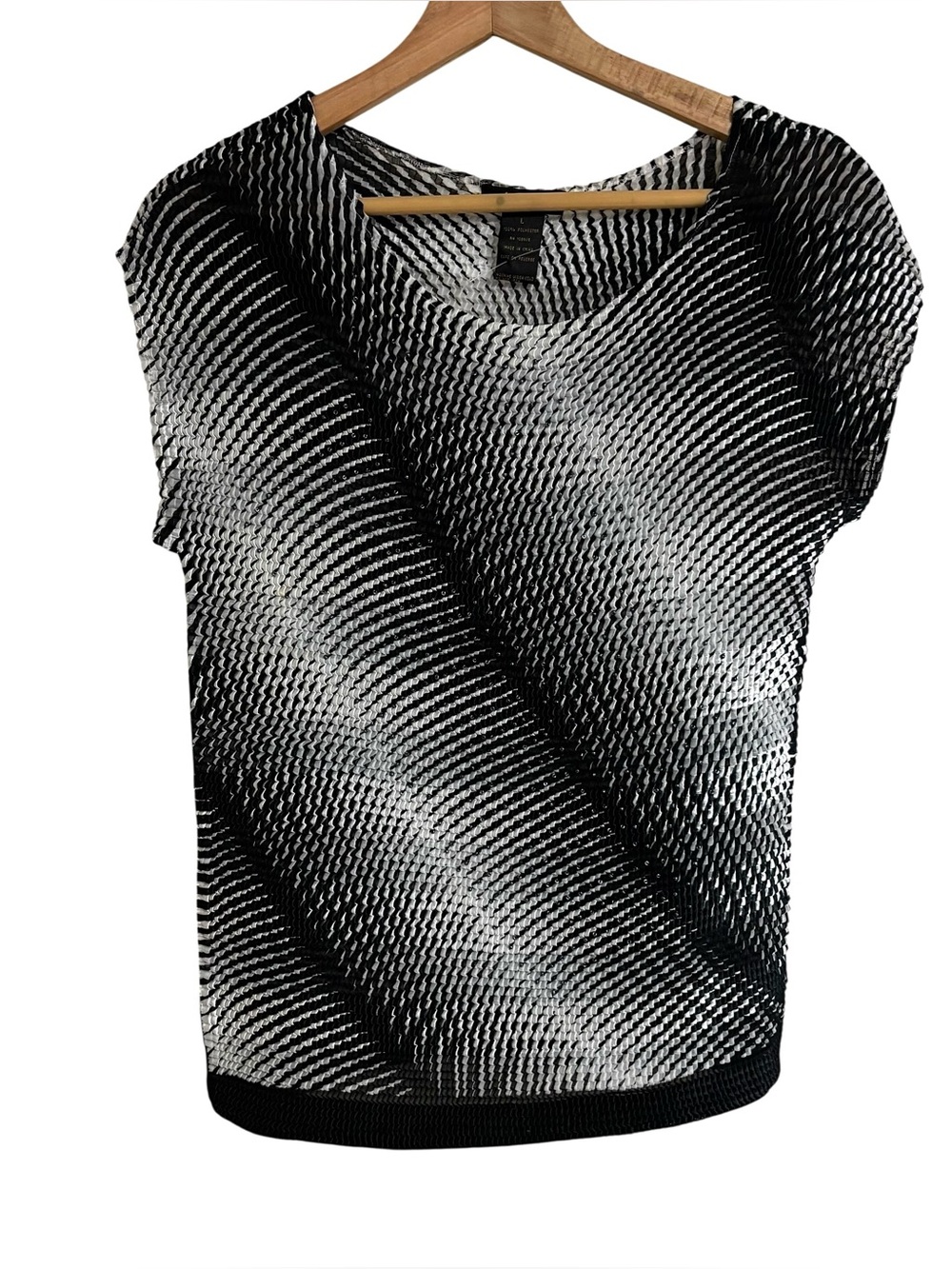 Milano black white textured crinkle abstract art wave pattern bead stretch top L